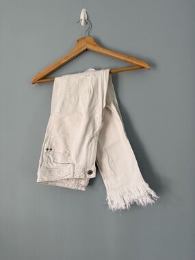 Zara White Skinny Jeans with Frayed Hem